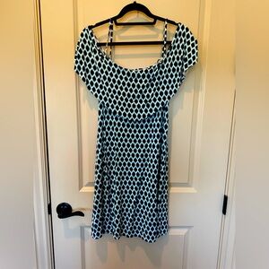 Cute off the shoulder summer dress. Size L 10/12